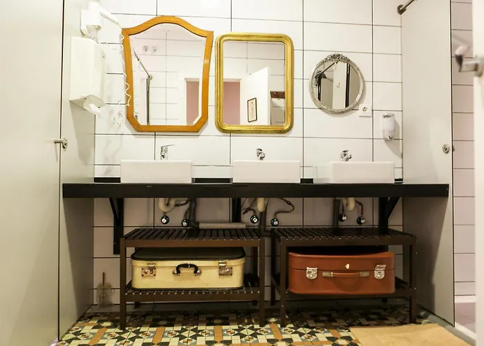 Pars Tailor'S Hostel